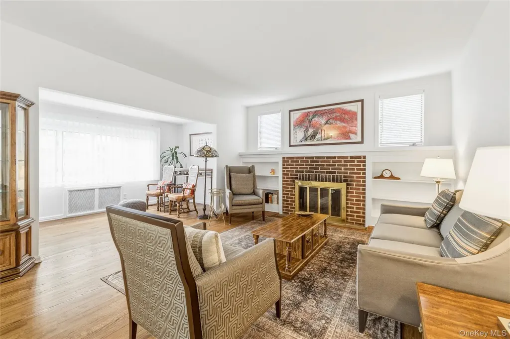 36 W Windsor Parkway Oceanside NY 11572