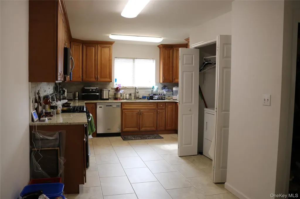 649 E Beech Street Long Beach NY 11561