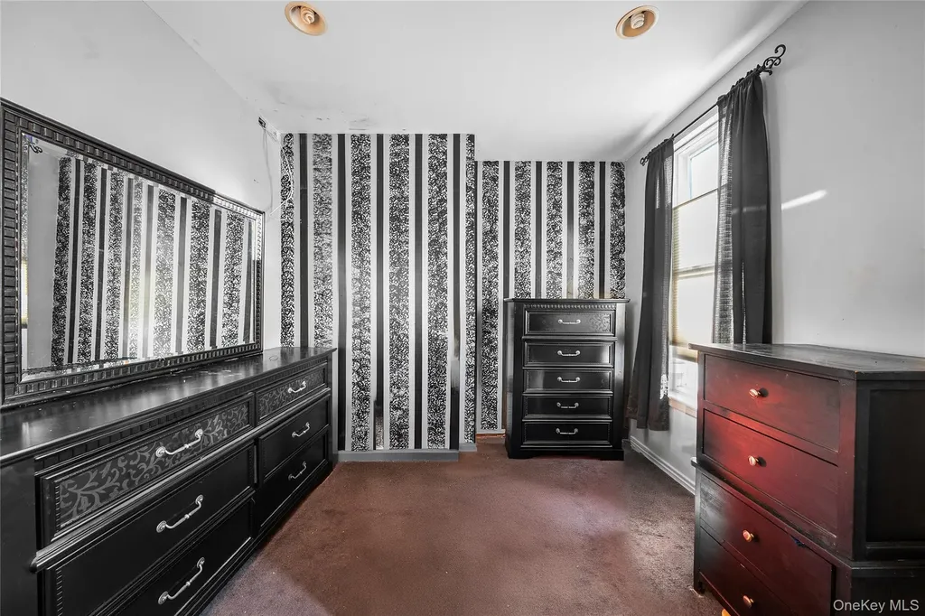 73-35 71st Place Glendale NY 11385