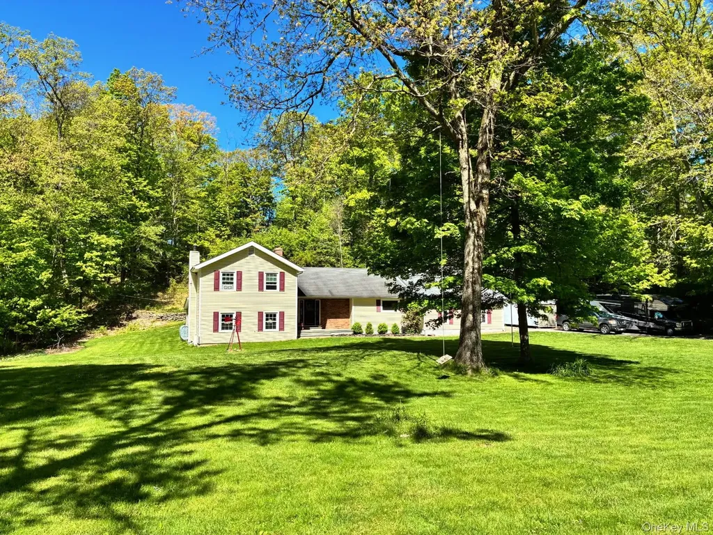 21 Straub Drive Pleasant Valley NY 12569