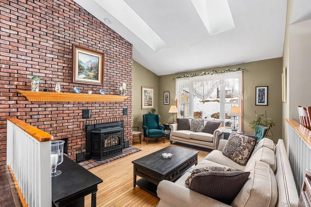 21 Straub Drive Pleasant Valley NY 12569