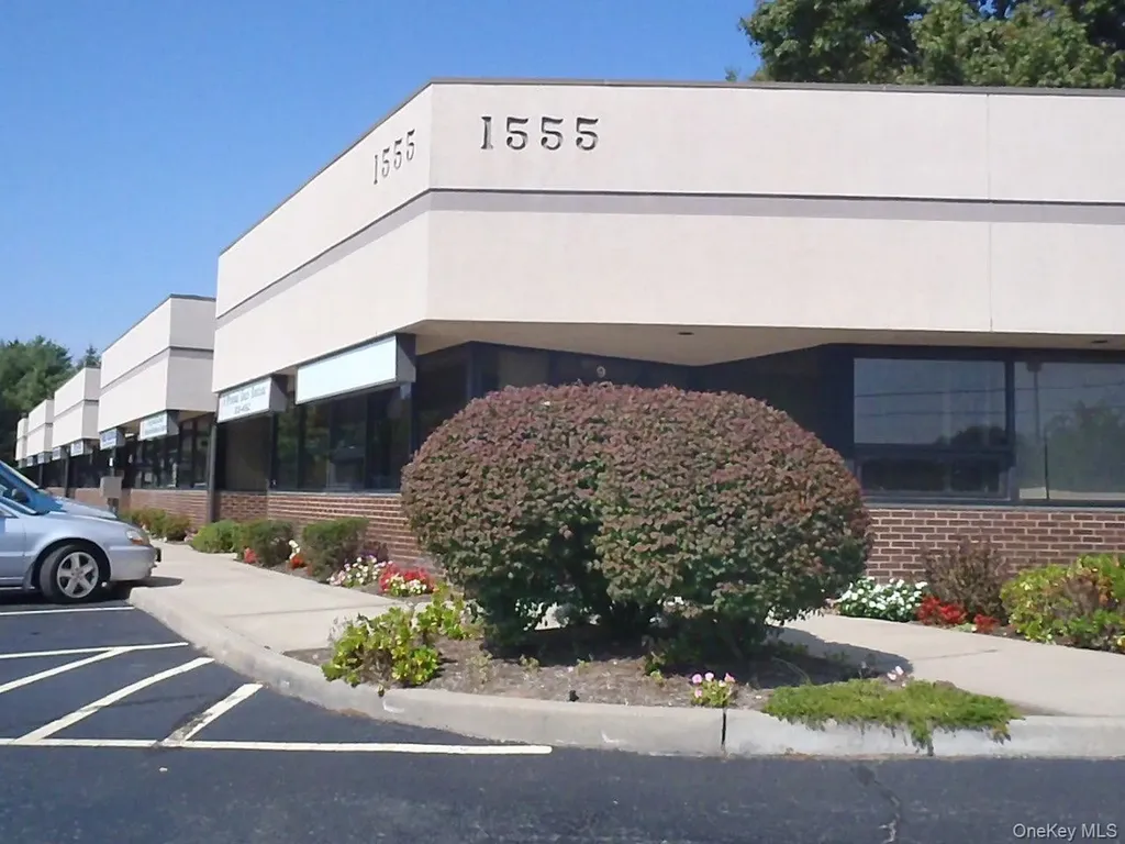1555 Sunrise Highway Bay Shore NY 11706