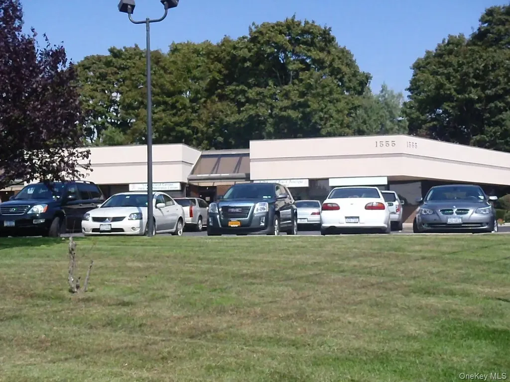 1555 Sunrise Highway Bay Shore NY 11706