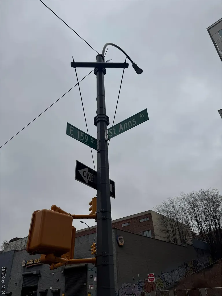530 E 159th Street Bronx NY 10451