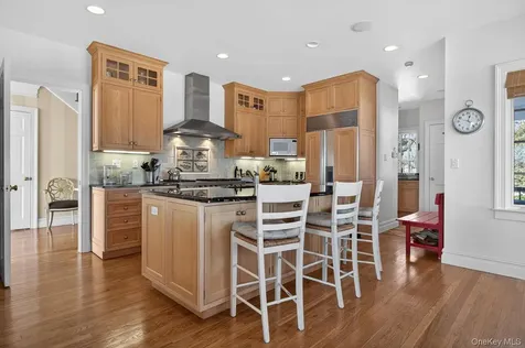 336 Centre Island Road Oyster Bay NY 11771