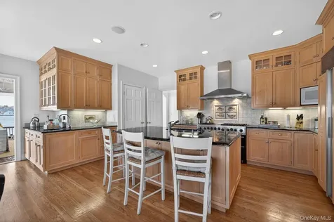 336 Centre Island Road Oyster Bay NY 11771