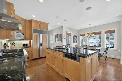 336 Centre Island Road Oyster Bay NY 11771