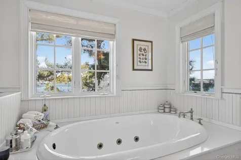 336 Centre Island Road Oyster Bay NY 11771