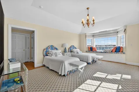 336 Centre Island Road Oyster Bay NY 11771