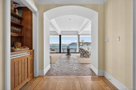 336 Centre Island Road Oyster Bay NY 11771