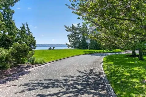 336 Centre Island Road Oyster Bay NY 11771