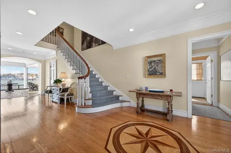 336 Centre Island Road Oyster Bay NY 11771