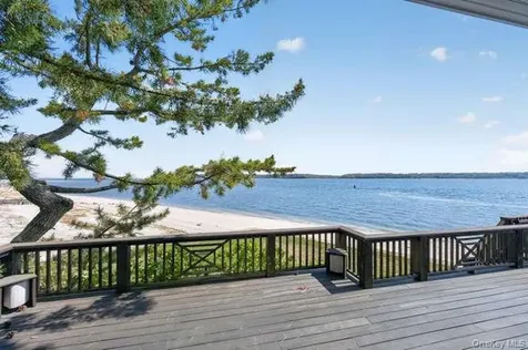 336 Centre Island Road Oyster Bay NY 11771