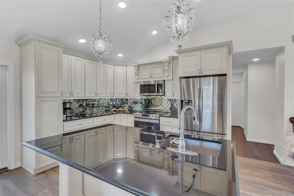 36 Studley Street Brentwood NY 11717