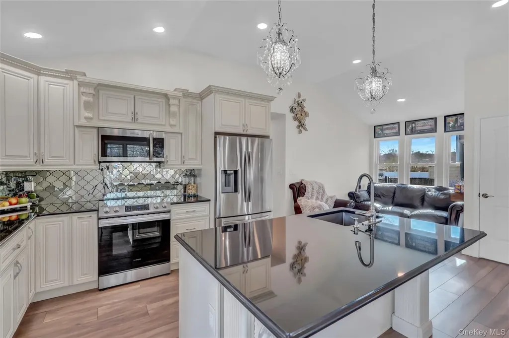 36 Studley Street Brentwood NY 11717