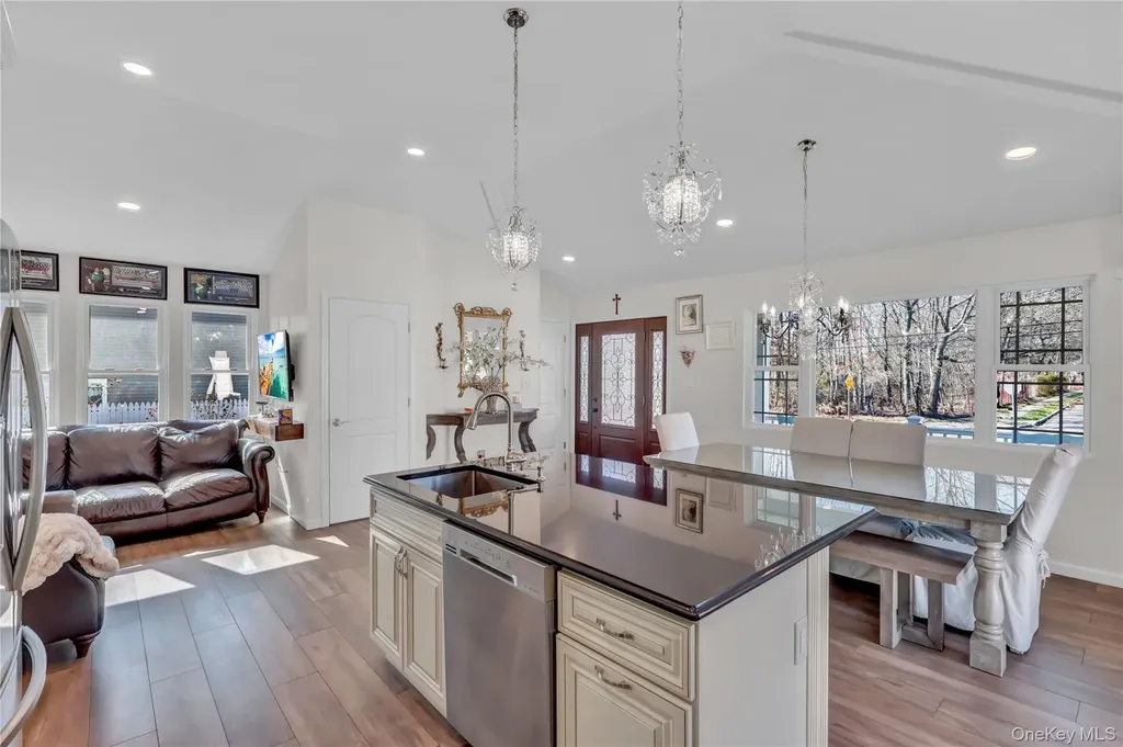 36 Studley Street Brentwood NY 11717