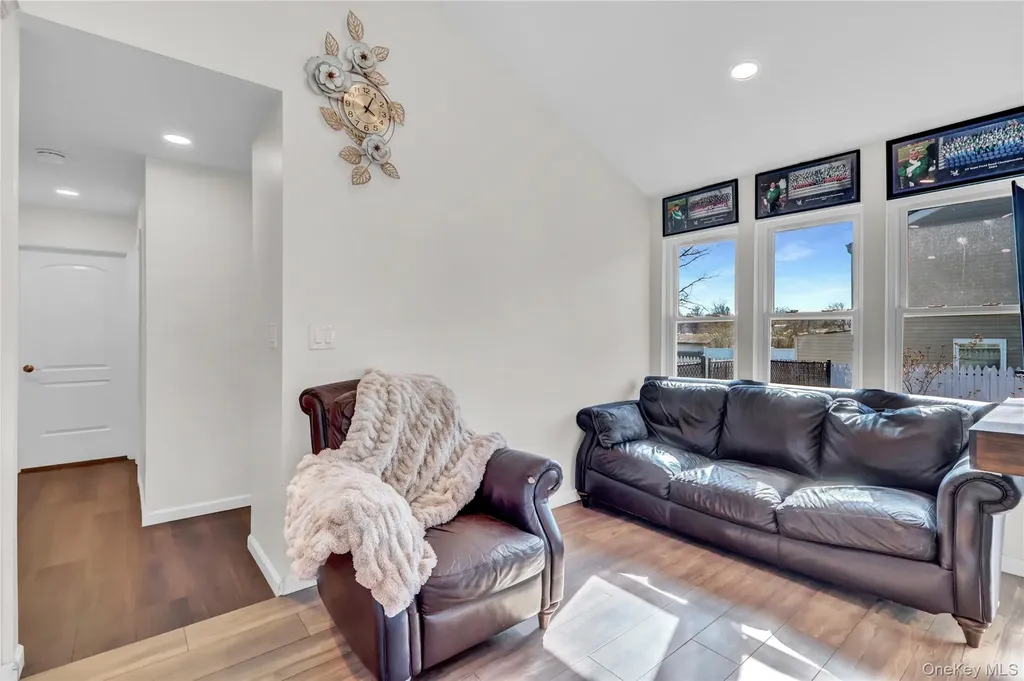 36 Studley Street Brentwood NY 11717