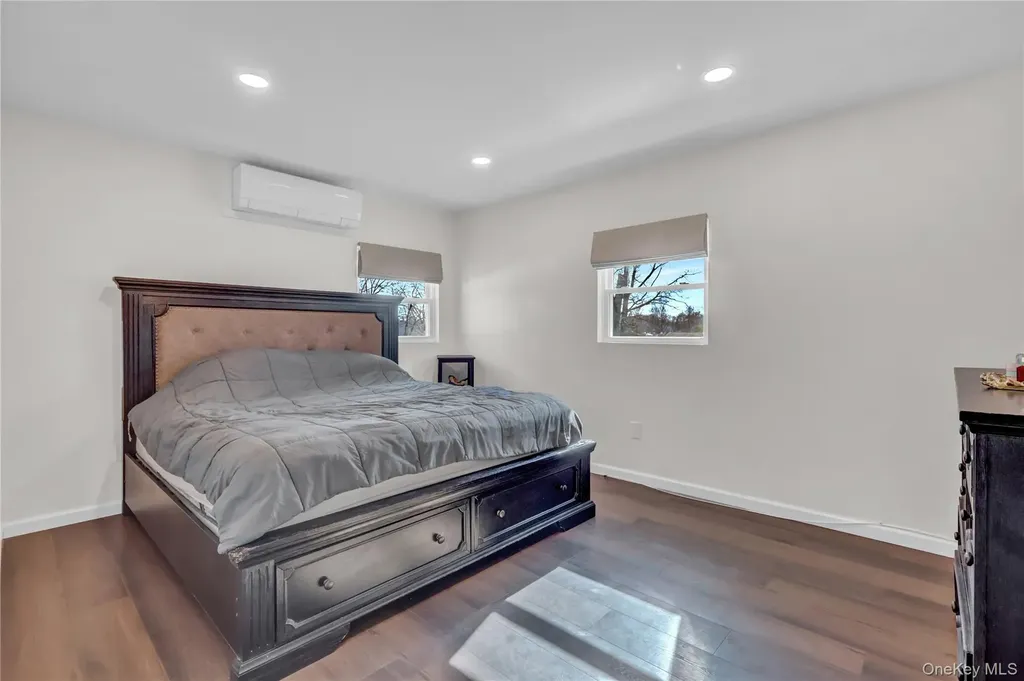 36 Studley Street Brentwood NY 11717