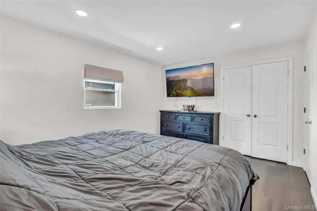 36 Studley Street Brentwood NY 11717