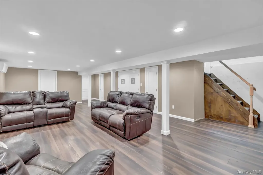 36 Studley Street Brentwood NY 11717