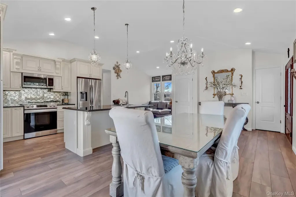 36 Studley Street Brentwood NY 11717