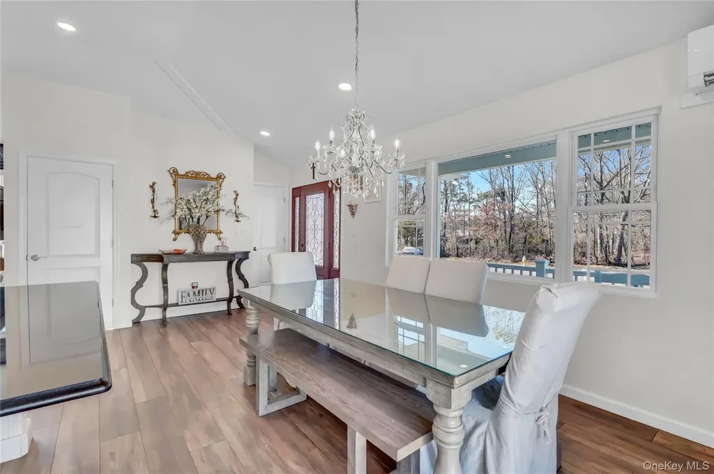 36 Studley Street Brentwood NY 11717