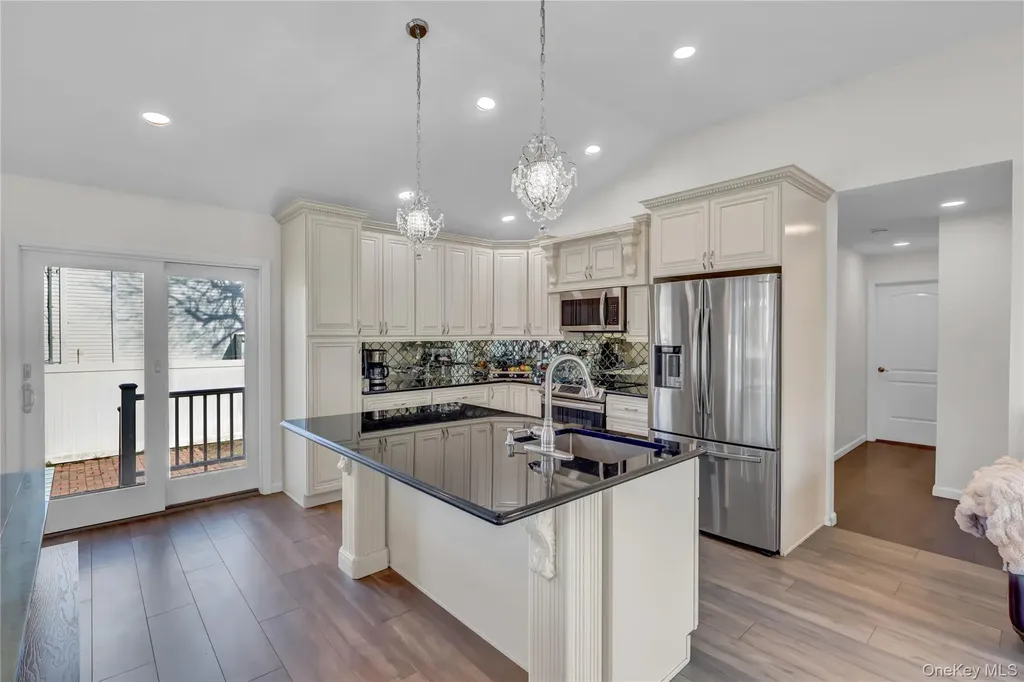 36 Studley Street Brentwood NY 11717