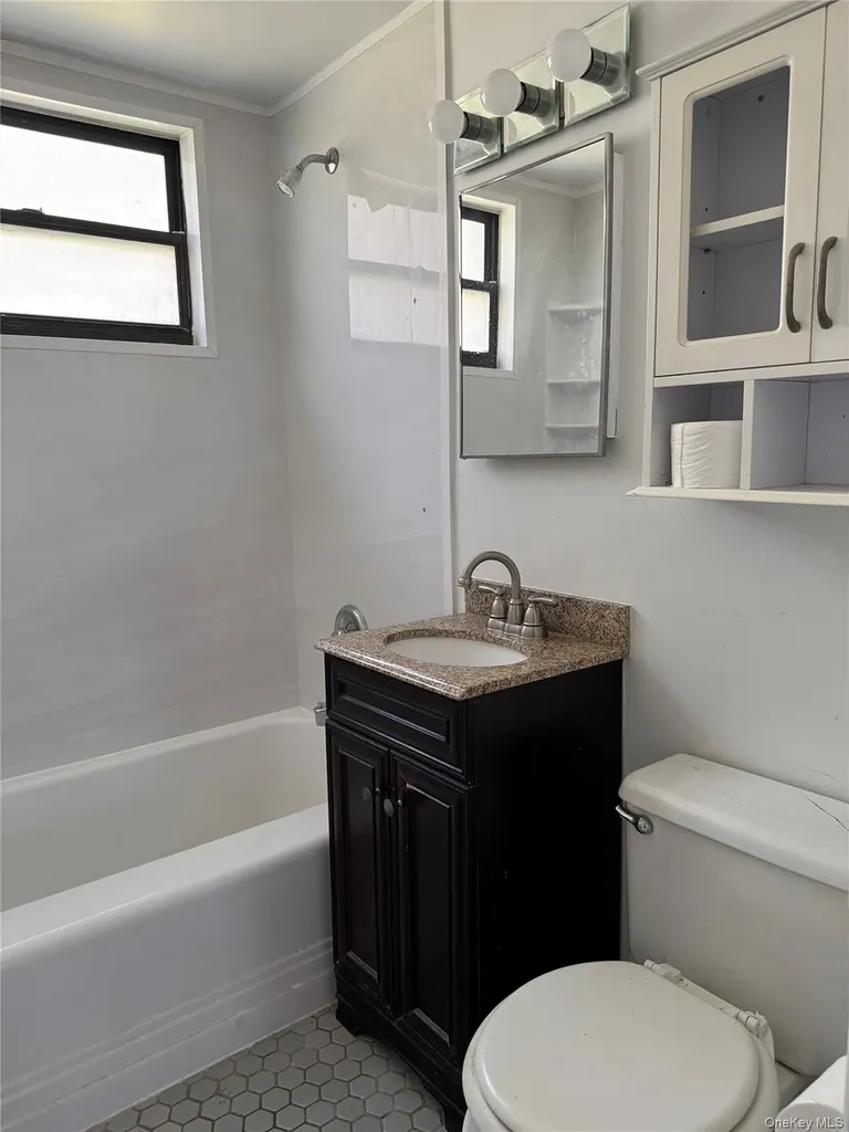25 Lawrence Drive White Plains NY 10603
