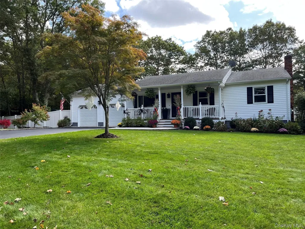 8 Vega Drive Shoreham NY 11786