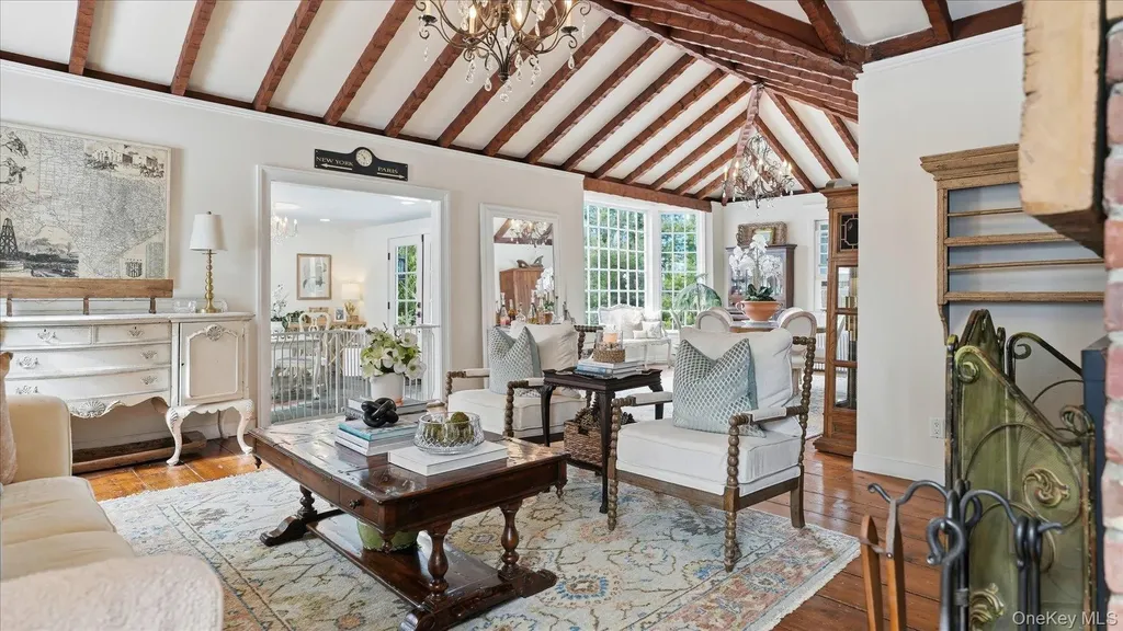 5 Wendover Road Setauket NY 11733