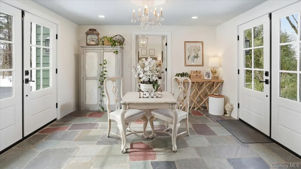 5 Wendover Road Setauket NY 11733