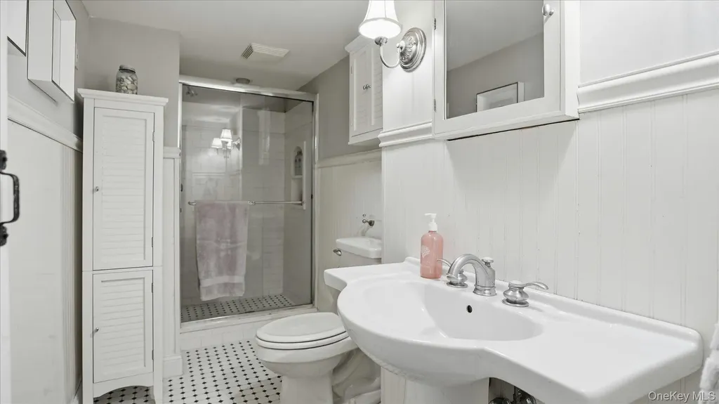 5 Wendover Road Setauket NY 11733