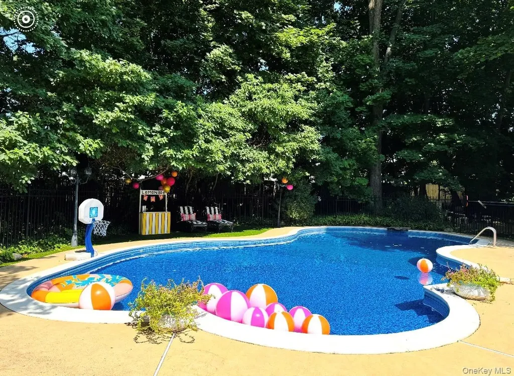 5 Wendover Road Setauket NY 11733