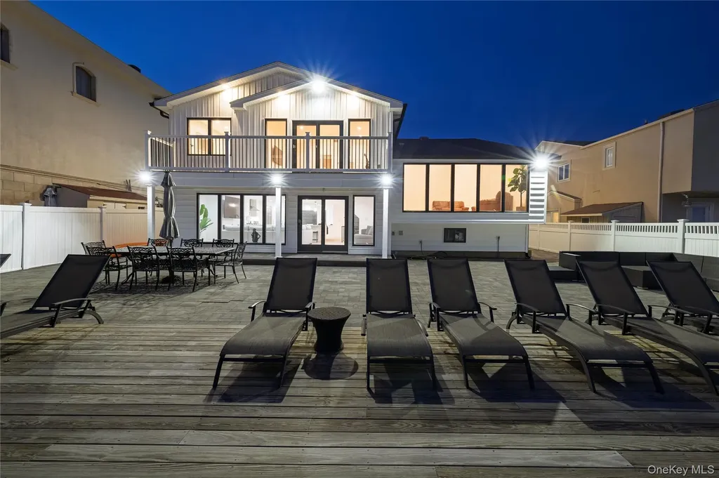 4011 Greentree Drive Oceanside NY 11572