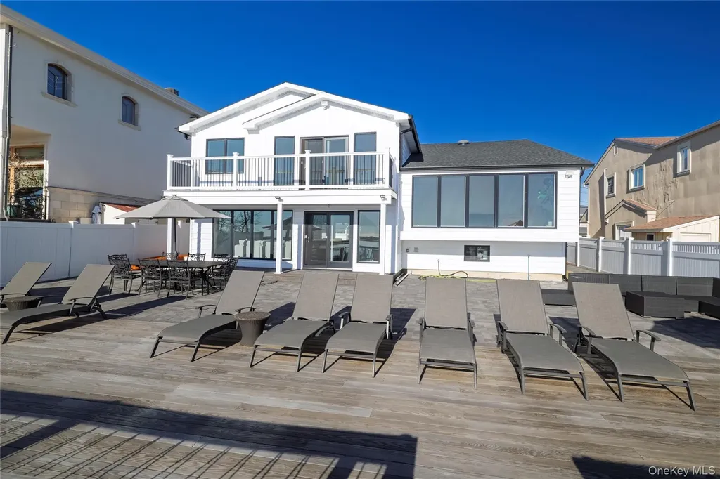 4011 Greentree Drive Oceanside NY 11572
