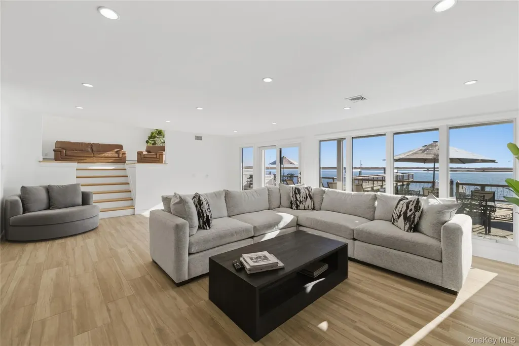 4011 Greentree Drive Oceanside NY 11572