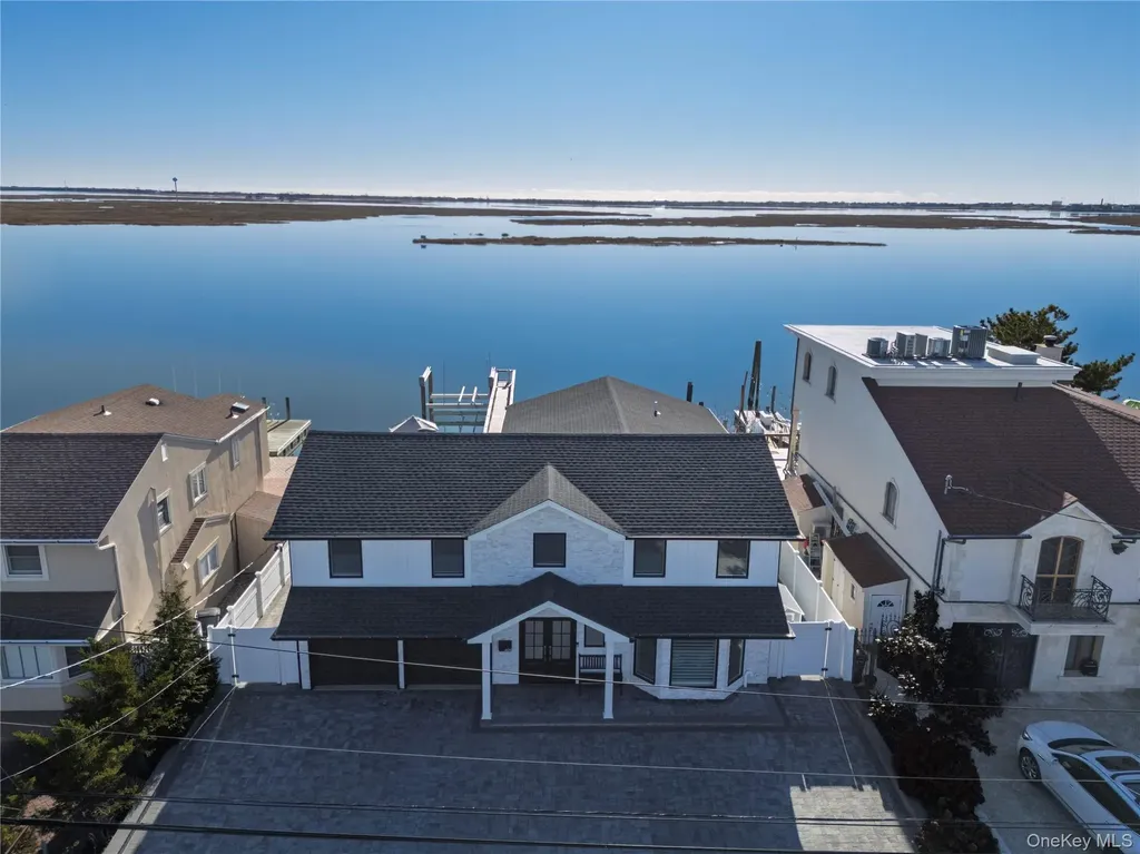 4011 Greentree Drive Oceanside NY 11572