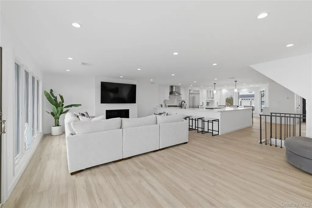 4011 Greentree Drive Oceanside NY 11572