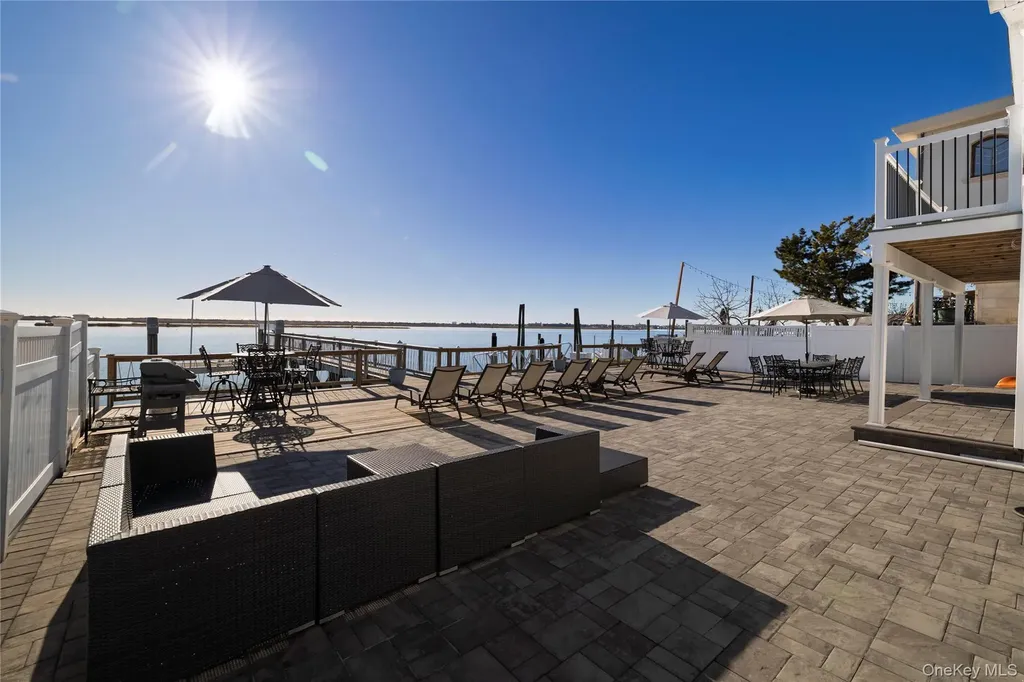 4011 Greentree Drive Oceanside NY 11572