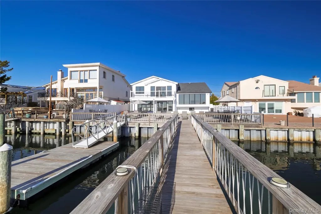 4011 Greentree Drive Oceanside NY 11572