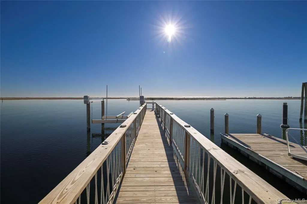 4011 Greentree Drive Oceanside NY 11572