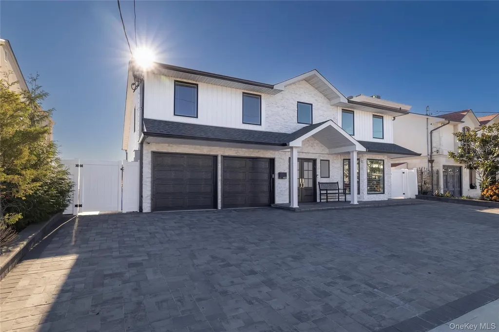 4011 Greentree Drive Oceanside NY 11572