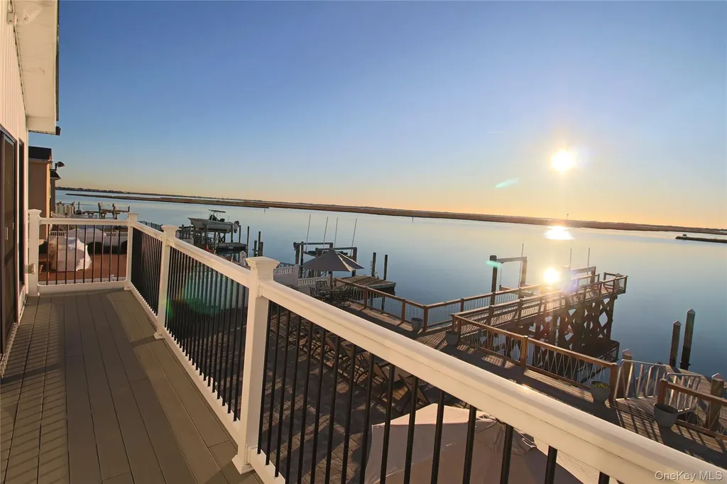4011 Greentree Drive Oceanside NY 11572