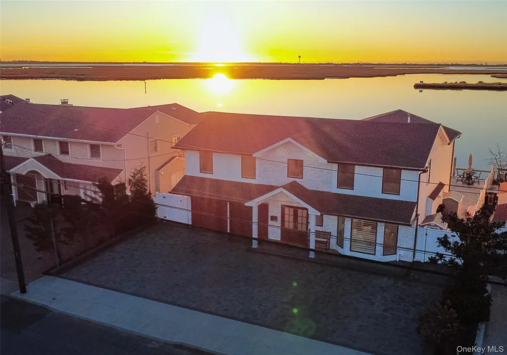 4011 Greentree Drive Oceanside NY 11572