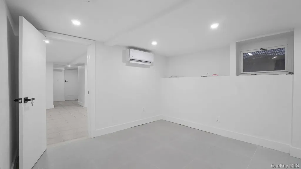 4365 De Reimer Avenue Bronx NY 10466