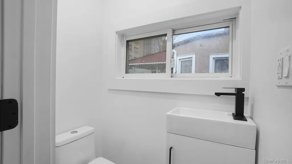 4365 De Reimer Avenue Bronx NY 10466