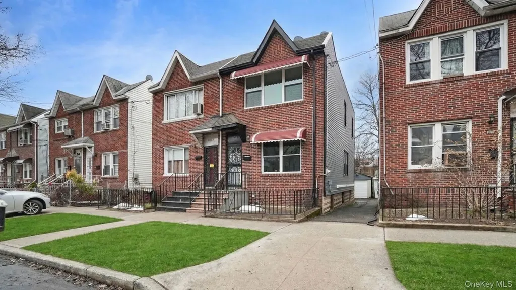 4365 De Reimer Avenue Bronx NY 10466