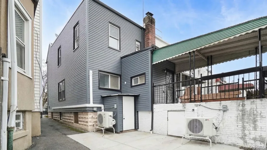 4365 De Reimer Avenue Bronx NY 10466
