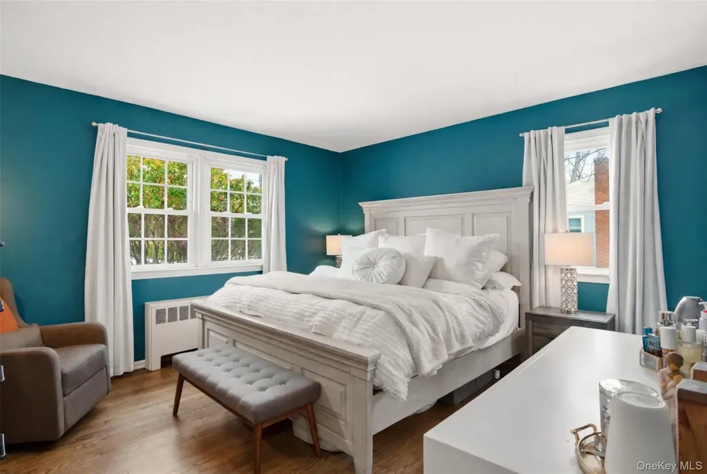24 Stellenwerf Avenue East Islip NY 11730