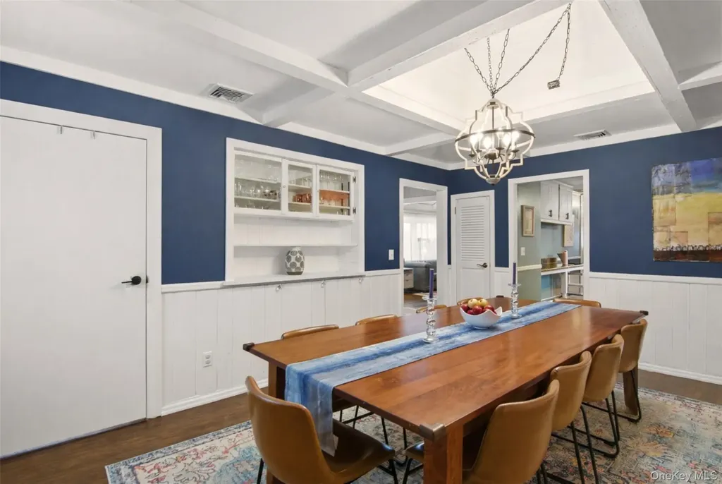 24 Stellenwerf Avenue East Islip NY 11730